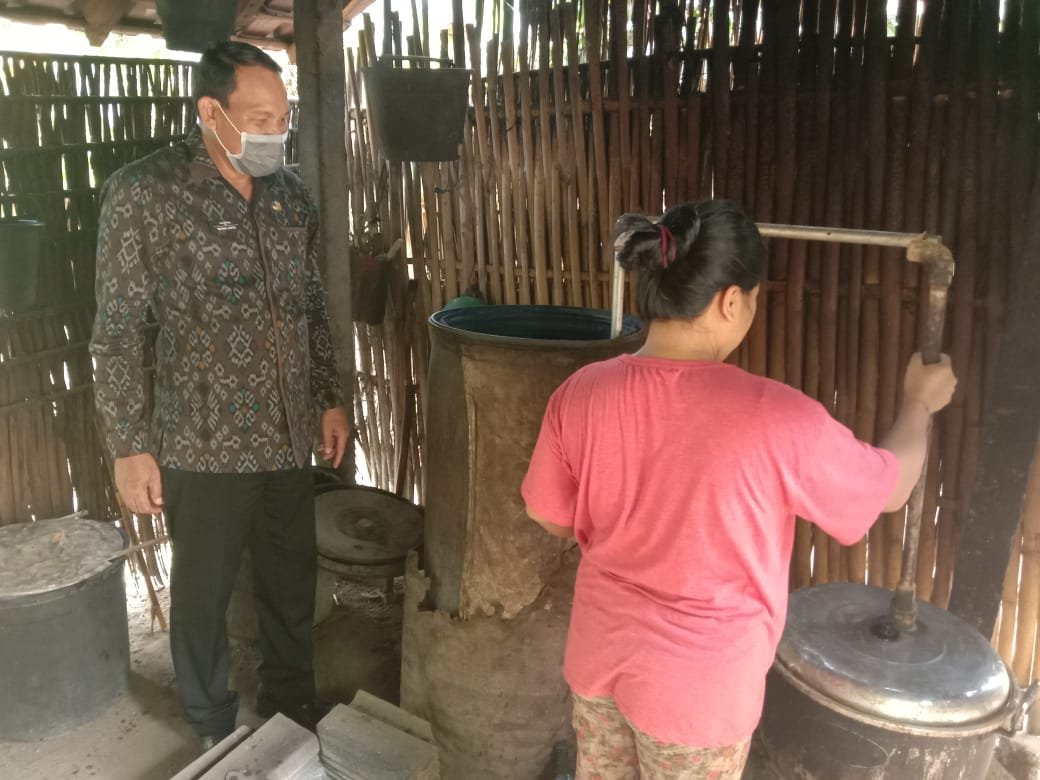Selamatkan Kearifan Lokal, Pemprov Bali Bina Petani Arak di Buleleng