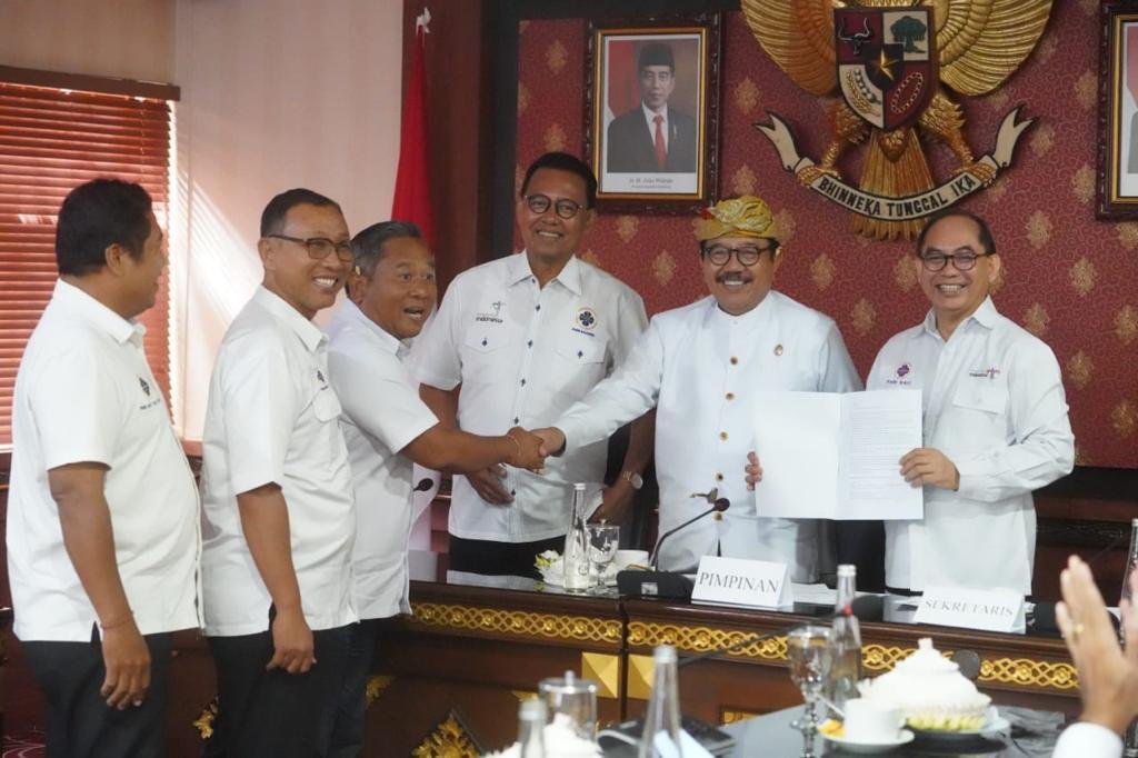 Rakerda ke III PHRI Bali, Wagub Cok Ace Ingatkan Masyarakat Bali Tetap Utamakan Kesehatan Pulihkan Pariwisata
