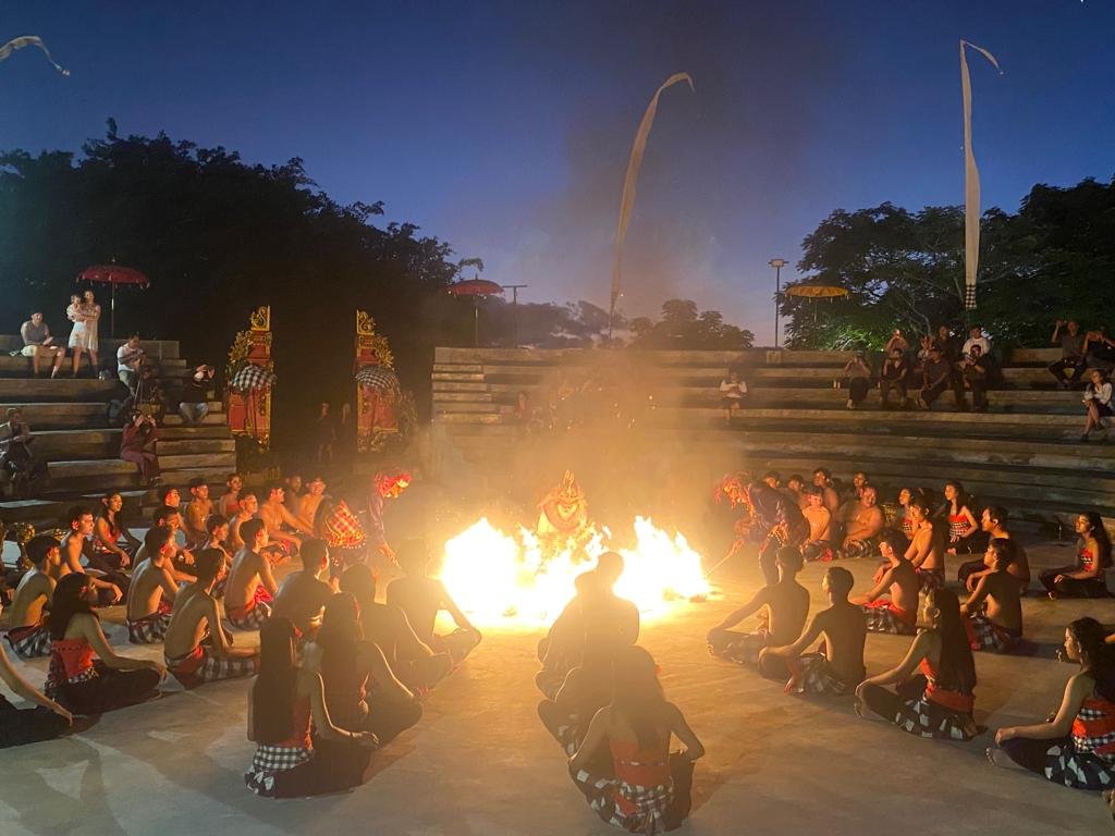 Kecak and Barong Dance  Atraksi Wisata Baru di Kawasan The Nusa Dua
