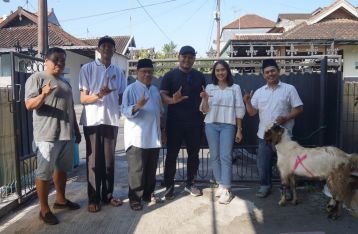 Jalin Silaturahmi Antar Umat Beragama,Bank Lestari Bali (BPR) Berikan Bantuan Hewan Kurban