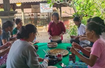 Ubah Batok Kelapa, Kelompok Wanita Desa Abang Karangasem Juara I Kompetisi Pemberdayaan Perempuan se- Indonesia