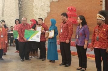 Setara Dengan PNS, BPJS Ketenagakerjaan Serahkan Kartu Kepada Perangkat Desa