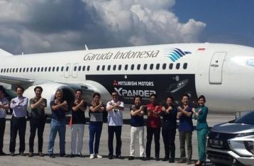 Lanjutkan Sinergitas, XPANDER Terbang Bersama Pesawat Garuda Indonesia 