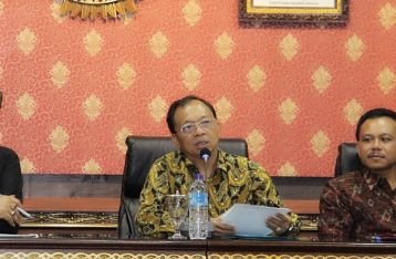 Gubernur Koster Konsisten Tolak Reklamasi Teluk Benoa