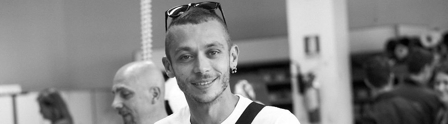 1979 - Kelahiran Valentino Rossi, Pembalap MotoGP