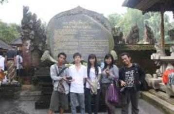 7 Tips Aman Berwisata