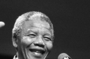 Hukuman Penjara Seumur hidup Bagi Nelson Mandela