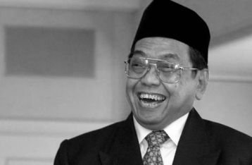 2009 - Presiden Indonesia keempat, Abdurrahman Wahid, meninggal dunia