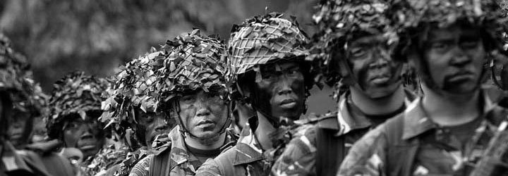 1975 - Tentara Nasional Indonesia menginvasi Timor-Leste