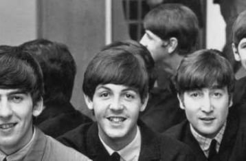 1962 - Beatles merekam single mereka yang pertama, Love Me Do