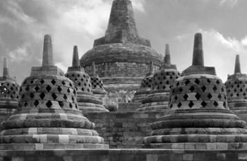 1973 - Pemugaran Candi Borobudur diresmikan Presiden Indonesia, Soeharto