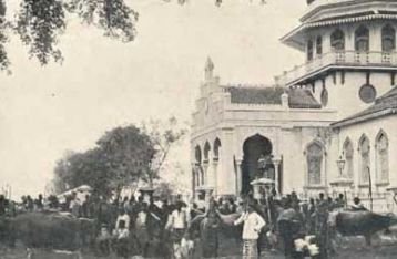 1811 - Perang Jawa Britania-Belanda: Rombongan penjelajah Britania memaksa Belanda menyerah di Semarang