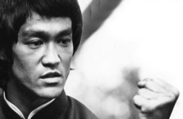1940 - Bruce Lee, aktor dan ahli bela diri Amerika
