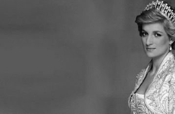 1997 - Putri Diana dari Wales dan kekasihnya Dodi al-Fayed tewas pada suatu kecelakaan mobil di Paris