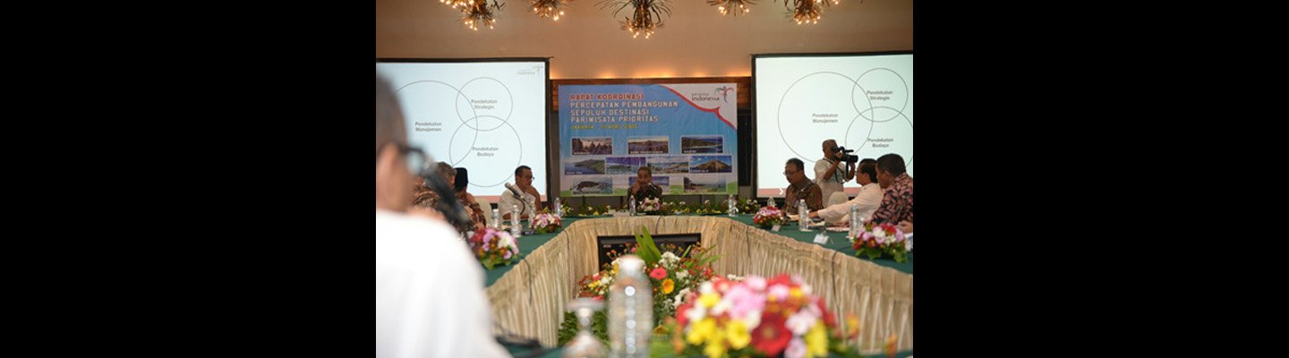 Menpar Bahas Persepatan  10 Destinasi Pariwisata Prioritas