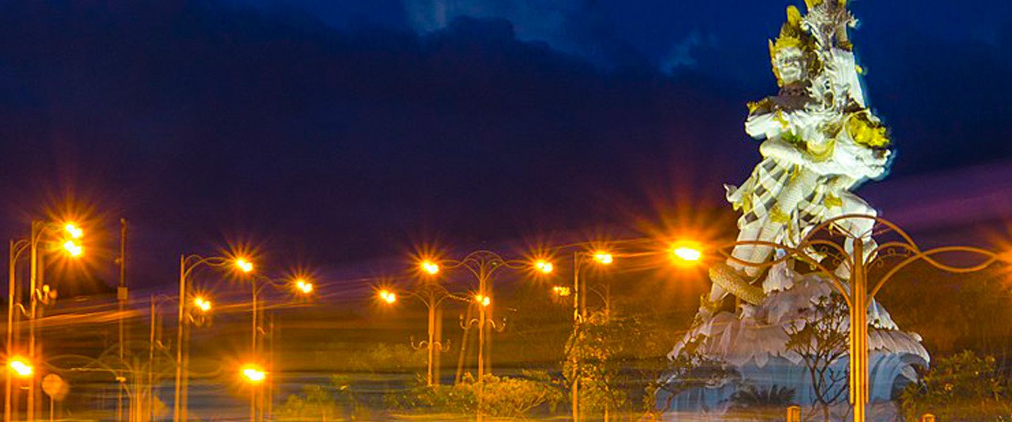 Patung Dewa Ruci ditata ulang dengan penambahan air mancur dan lighting