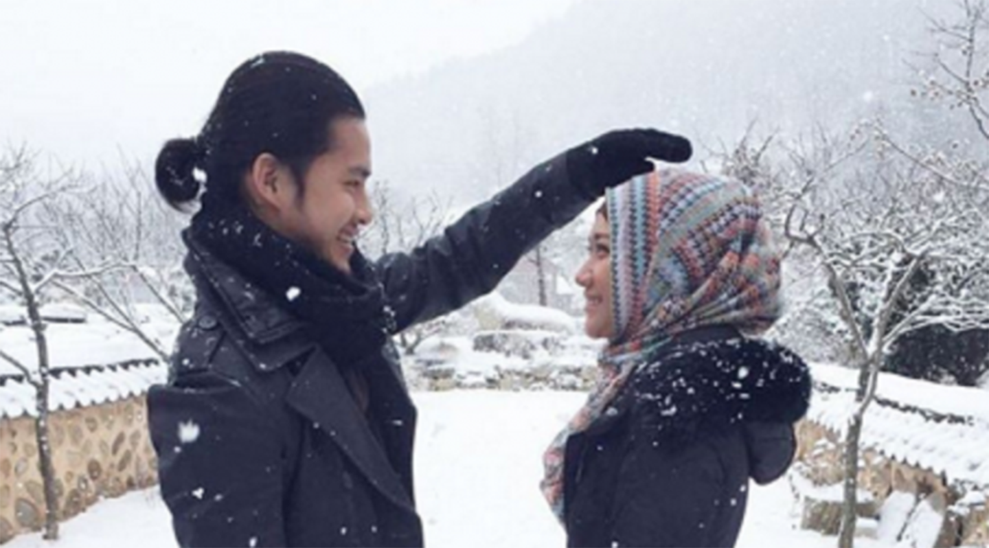 Sinopsis Film Jilbab Traveller Love Spark in Korea