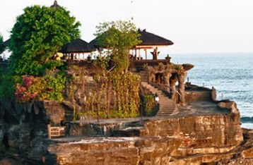 Target Kunjungan ke Tanah Lot 3 Juta Orang